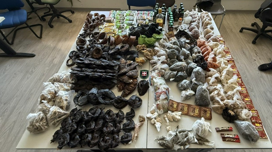 Novara, commercio abusivo: sanzione, merce sequestrata e ordine di allontanamento